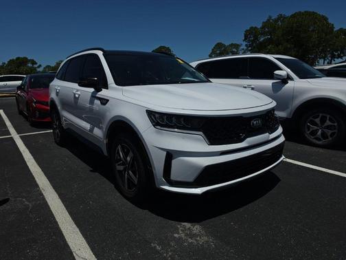 Glacial White Pearl 2021 Kia Sorento S