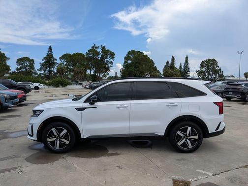 Glacial White Pearl 2021 Kia Sorento S