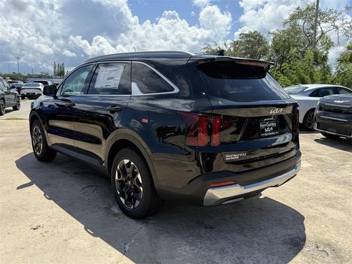 2025 Kia Sorento S