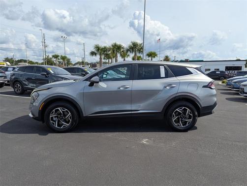 2024 Kia Sportage LX