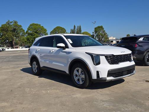 Glacial White Pearl 2026 Kia Sorento LX