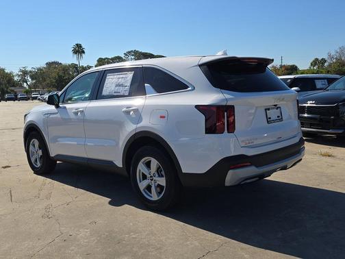 Glacial White Pearl 2026 Kia Sorento LX