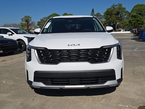 Glacial White Pearl 2026 Kia Sorento LX
