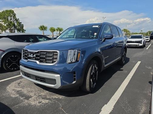 Midnight Black 2025 Kia Telluride S