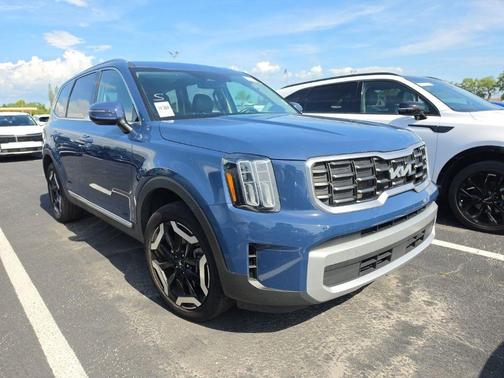 Midnight Black 2025 Kia Telluride S