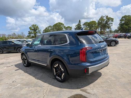 Midnight Black 2025 Kia Telluride S
