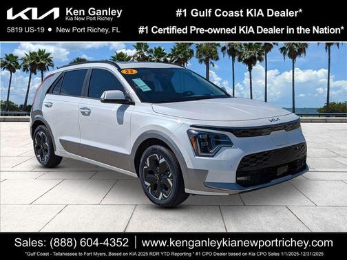 Snow White Pearl 2023 Kia Niro EV Wave