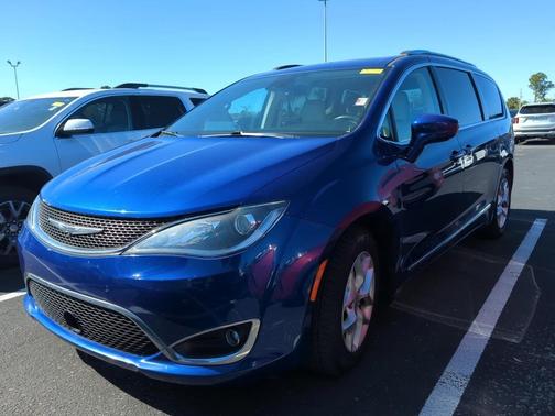 2020 Chrysler Pacifica Touring-L Plus