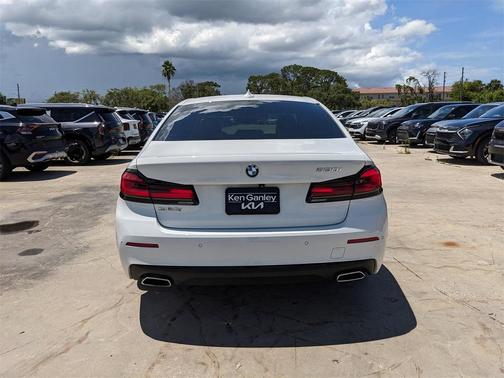 2023 BMW 530 i
