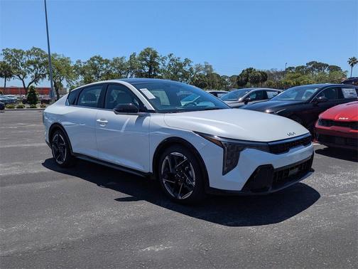 2025 Kia K4 GT-Line
