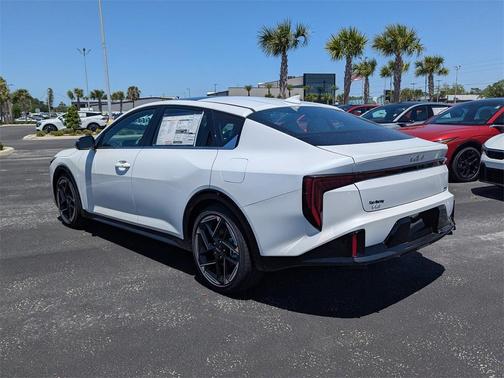 2025 Kia K4 GT-Line