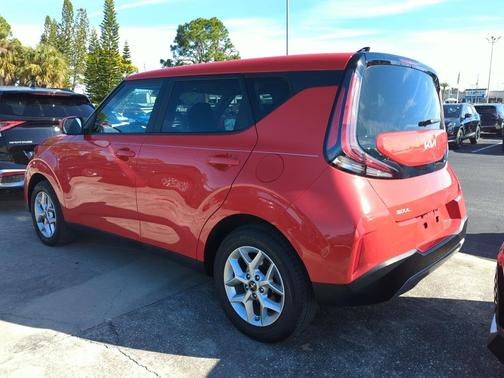 2024 Kia Soul LX