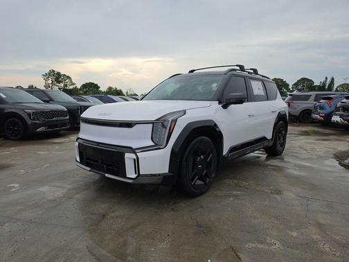 Glacial White Pearl 2026 Kia EV9 GT-Line