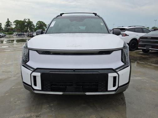 Glacial White Pearl 2026 Kia EV9 GT-Line