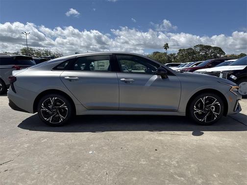 2025 Kia K5 GT-Line