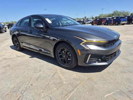 2025 Kia K5 LXS
