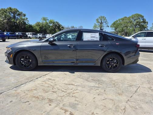 2025 Kia K5 LXS