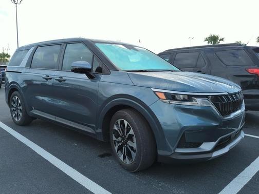 2024 Kia Carnival EX