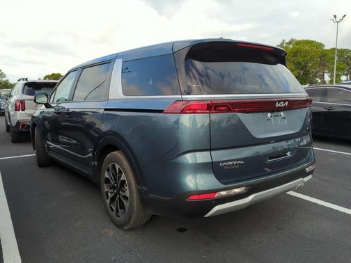 2024 Kia Carnival EX