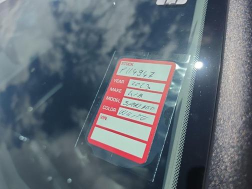 Glacial White Pearl 2023 Kia Sportage EX