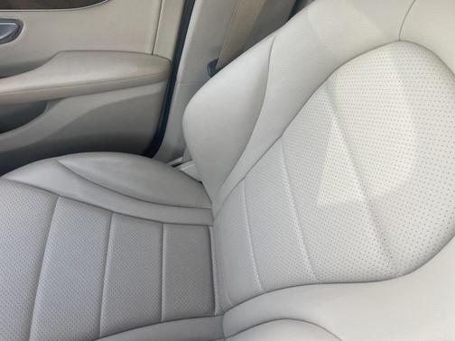 2018 Mercedes-Benz GLC 300 Base