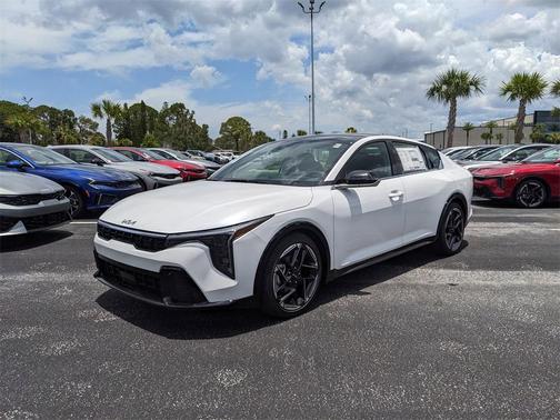 2025 Kia K4 GT-Line