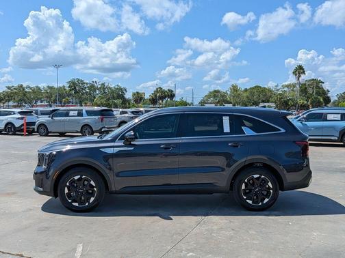 Metal 2025 Kia Sorento S
