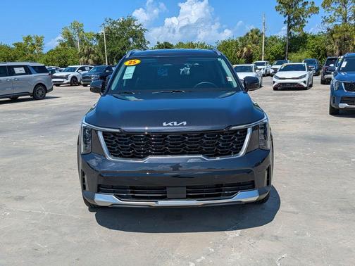 Metal 2025 Kia Sorento S