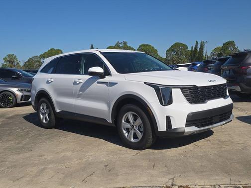 Glacial White Pearl 2026 Kia Sorento LX