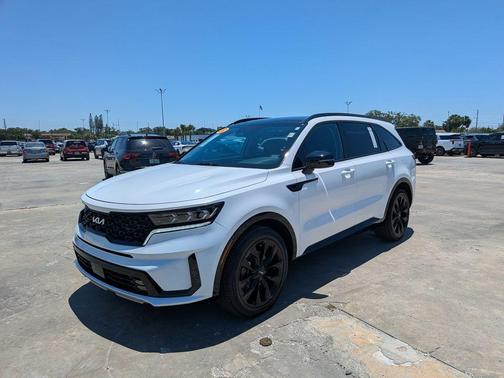 Glacial White Pearl 2023 Kia Sorento SX