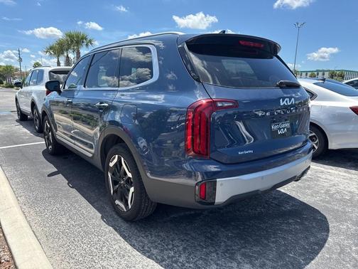 2023 Kia Telluride S