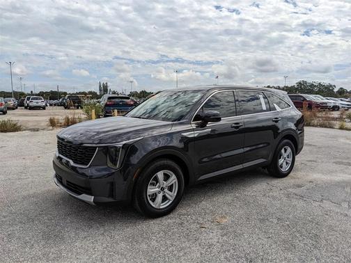 2025 Kia Sorento LX