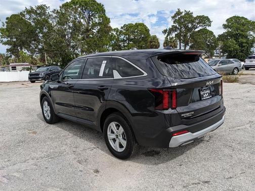 2025 Kia Sorento LX