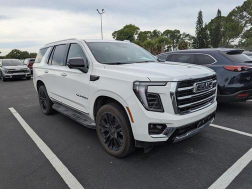 2025 GMC Yukon Elevation