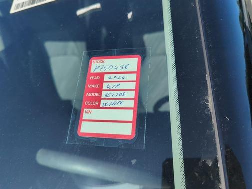 Snow White Pearl 2025 Kia Seltos LX