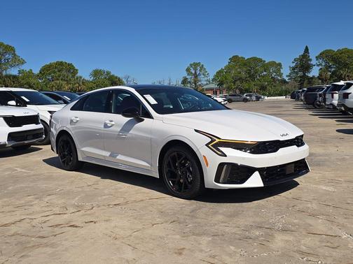 Snow White Pearl 2026 Kia K5 GT-Line