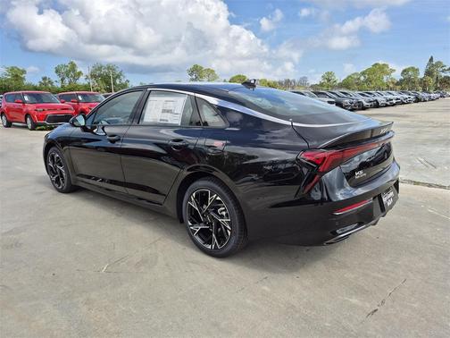 2025 Kia K5 GT-Line