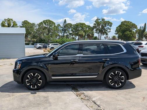 Ebony Black 2024 Kia Telluride SX-Prestige