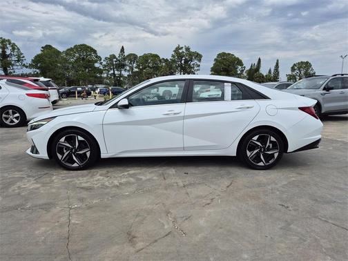 2021 Hyundai ELANTRA Limited