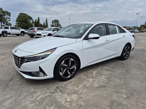2021 Hyundai ELANTRA Limited