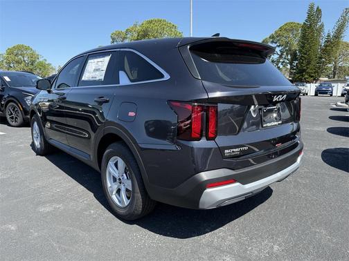 2025 Kia Sorento LX