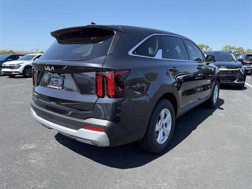 2025 Kia Sorento LX