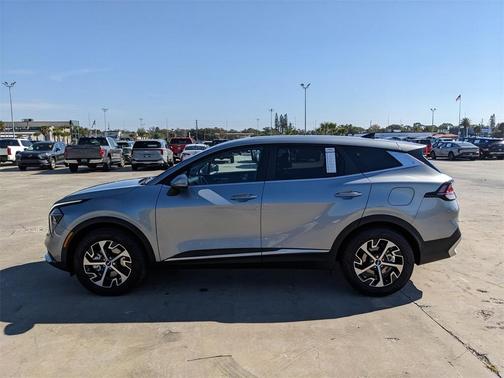 2025 Kia Sportage EX