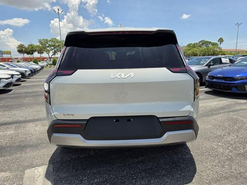 Ivory 2026 Kia EV9 Light Long Range