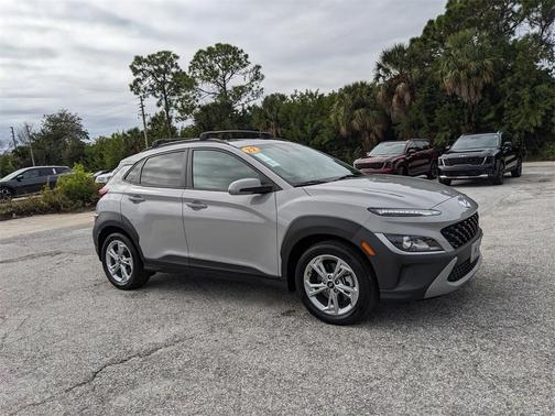 2022 Hyundai KONA SEL