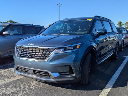 2022 Kia Carnival SX