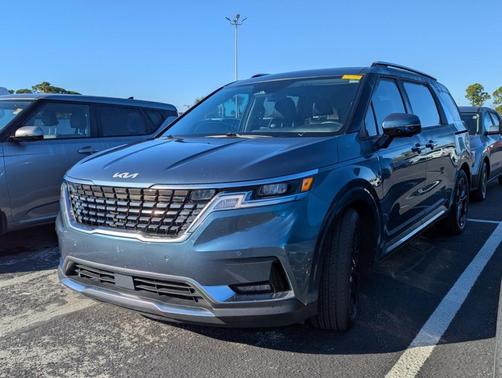 2022 Kia Carnival SX