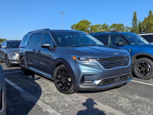 2022 Kia Carnival SX