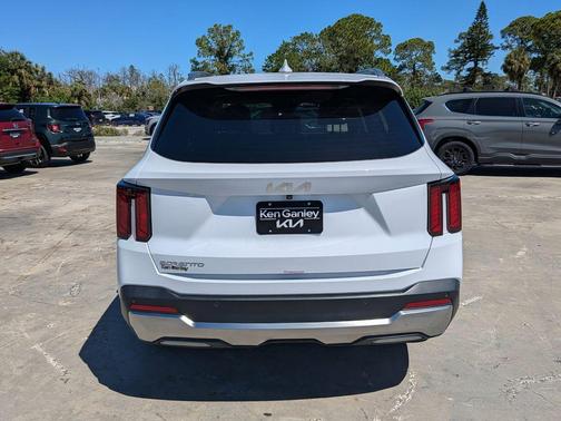 Glacial White Pearl 2025 Kia Sorento S
