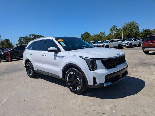 Glacial White Pearl 2025 Kia Sorento S